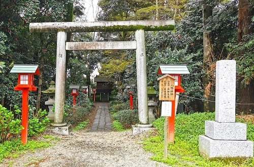 八幡神社鳥居からの風景
