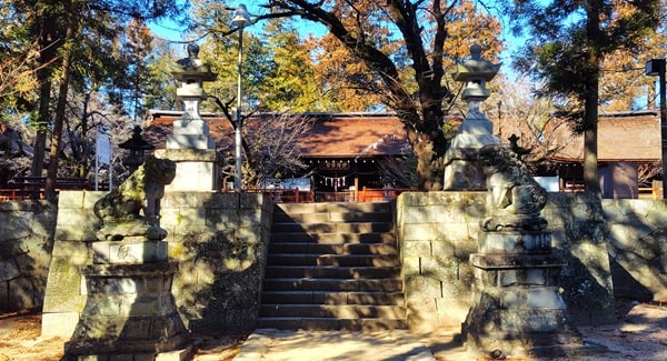 社殿前石段の風景