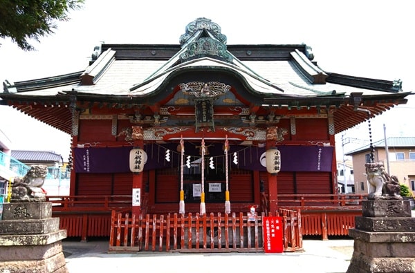 社殿正面の風景
