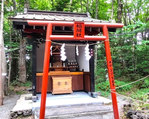 稲荷社鳥居からの風景