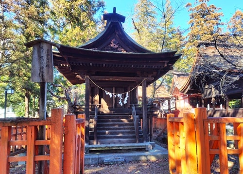 高良神社本殿正面の風景