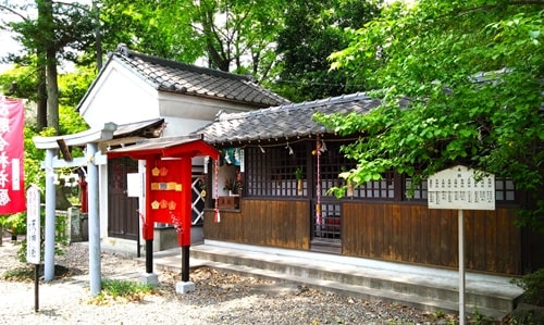 境内社が並ぶ風景