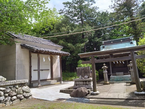 若宮八幡社鳥居からの風景