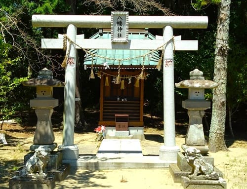 八幡神社鳥居からの風景