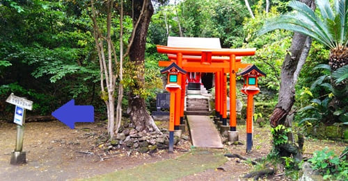 稲荷神社鳥居からの風景