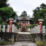 古墳上に鎮座している勝呂神社の風景