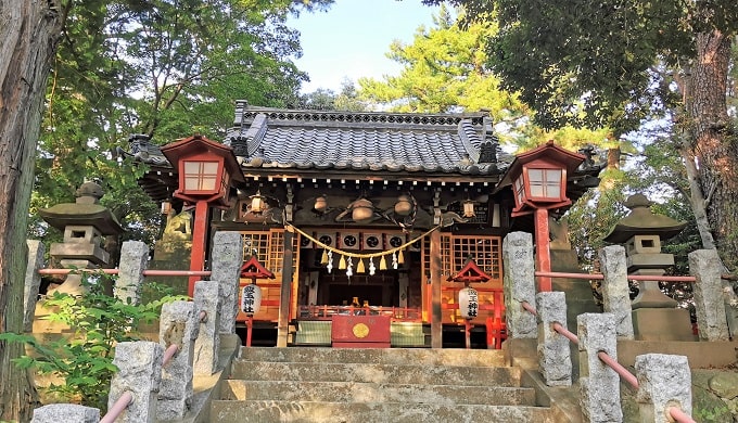 飯玉神社拝殿正面の風景