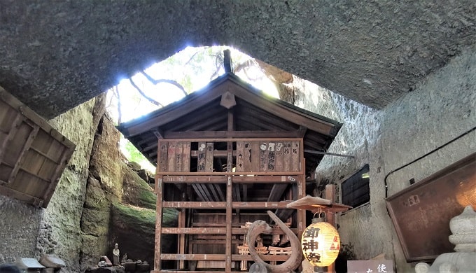 洞窟の中の風景