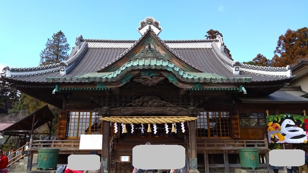 社殿正面の風景