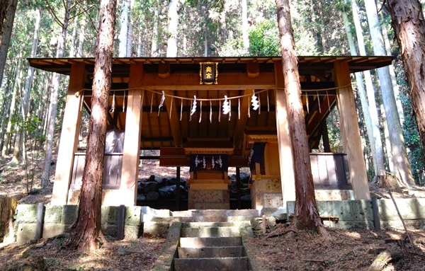 奥宮がある建物の風景