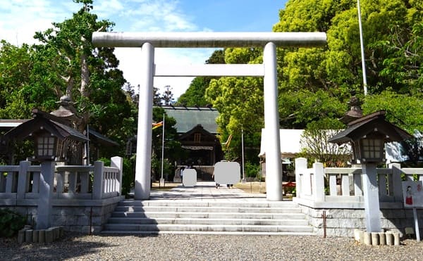 三の鳥居正面の風景