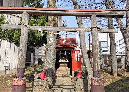 稲荷神社鳥居からの風景