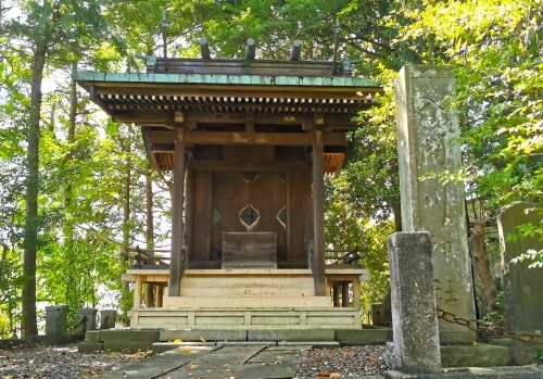 入間川神社の社殿
