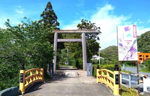 一の鳥居正面の風景