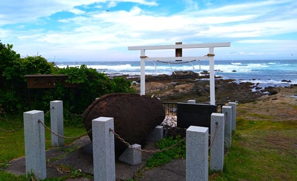 御神石がある海岸の風景