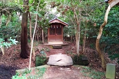 厳島社正面の風景