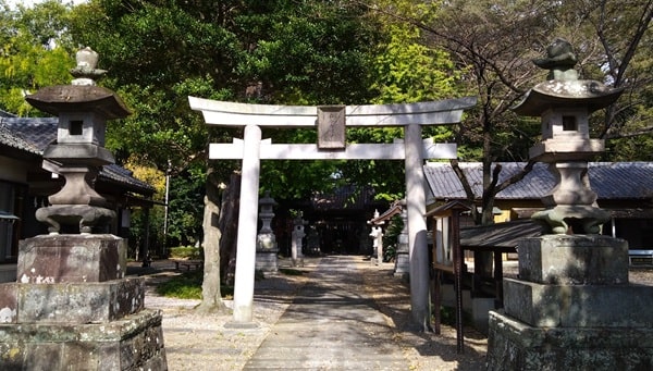 二の鳥居正面の風景