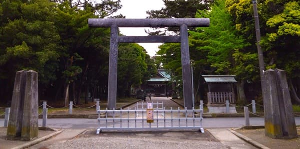 二の鳥居正面の風景